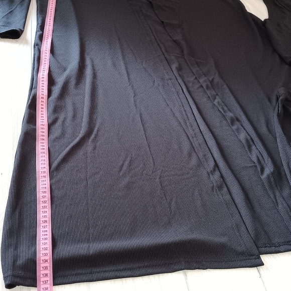 Plus Size Women Solid Color High Crater Short Top And Shorts Three-Piece Set - Picture 10 of 15